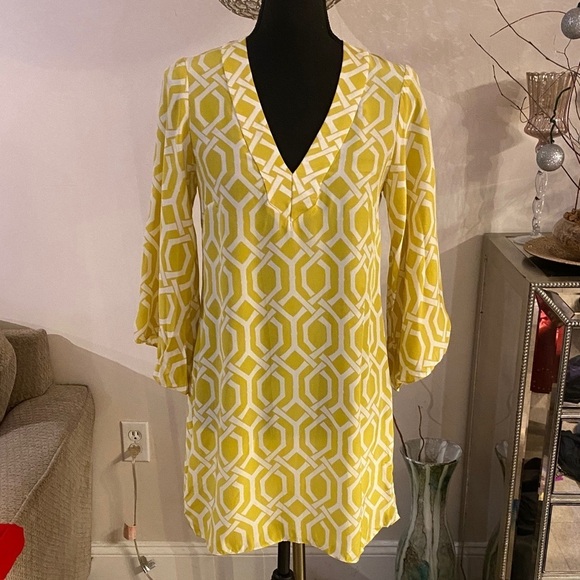 Alice & Trixie Dresses & Skirts - Alice & Trixie Yellow and White Patterned silk dress size s new